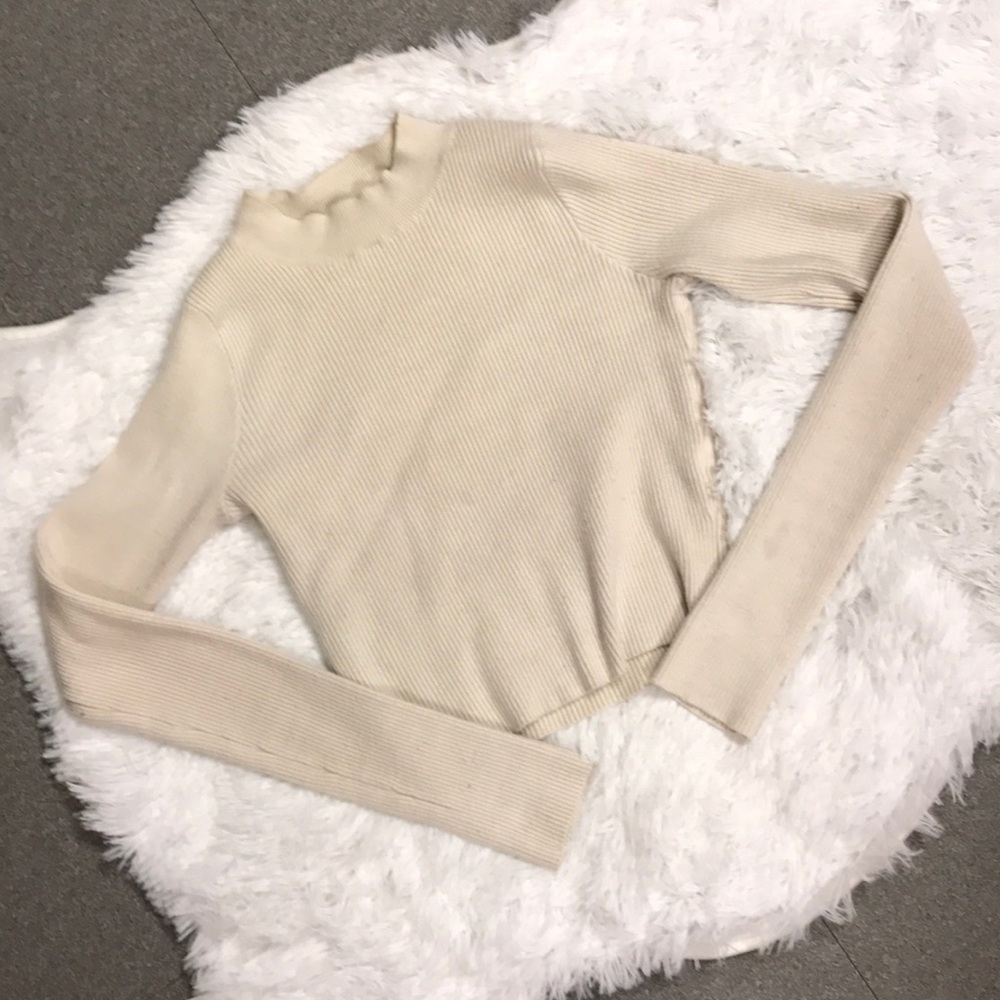 Brand Melville top